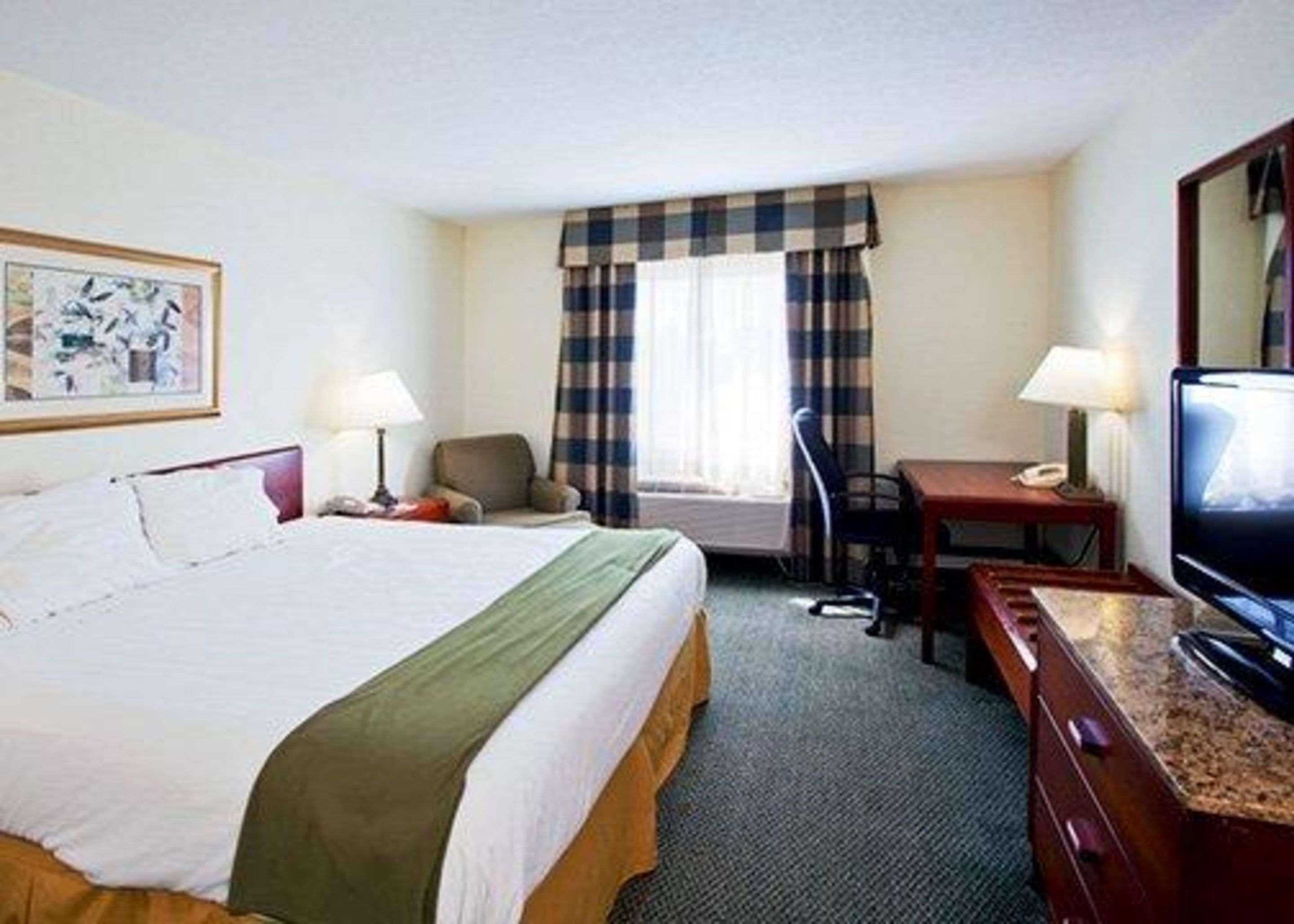 Econo Lodge Wesley Chapel Room photo